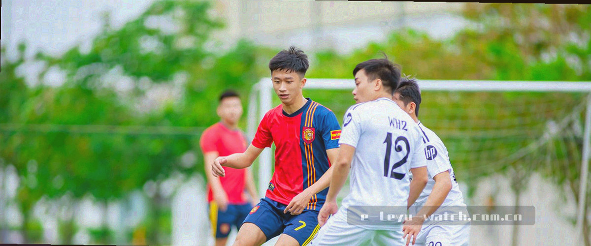 模糊的球场灯光与数据网格叠加，不出现人和标志